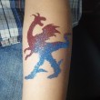 dino der Wanderer - selbstklebende Schablone für temporäre Tattoos